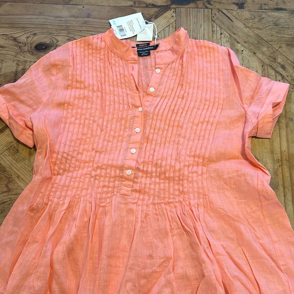 Women’s nwt linen coral medium short sleeved Island Company shirt